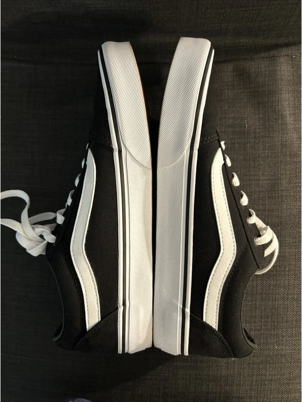 VANS Off the Wall “Old Skool” Skate Shoes Canvas Black White Womans Size 9.5